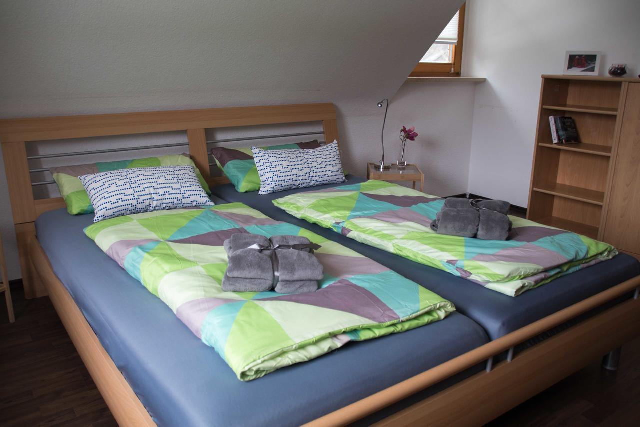 Ferienwohnung Weiher - Nähe Nürnberg / Messe Schwanstetten Habitación foto
